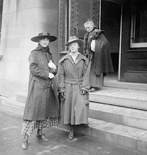 Edith Chaplin, Genevieve Semashko, Entrance Cook Co Jail, Chg Dly Ns, Oct 2, 1917