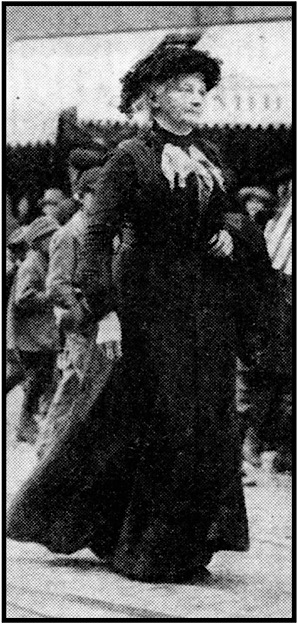 Mother Jones crpd Marches with Boys in Trinidad, ISR p330, Dec 1913